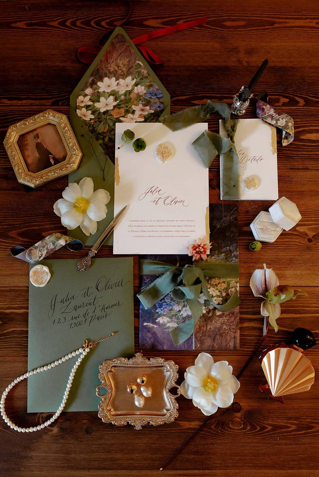 Wedding inspiration - Envelope Enveloppe calligraphy calligraphie wedding suite wedding invitation faire-part de mariage RSVP wax seal cachet de cire classic modern chic L'Etang de la Tourne - Lieu de détente dans la Chartreuse photographer Ingrid Parpaillon Photographe Mariage et Portrait Nantes | Paris & France Pornic Loire Atlantique La Baule Nantes Saint-Nazaire Paris France USA Hollywood California NY New York Australia Sidney UK London